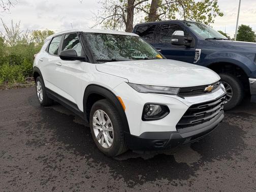 Summit White 2023 Chevrolet Trailblazer LS