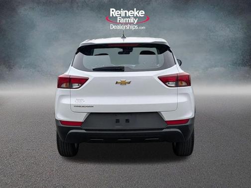 Summit White 2023 Chevrolet Trailblazer LS