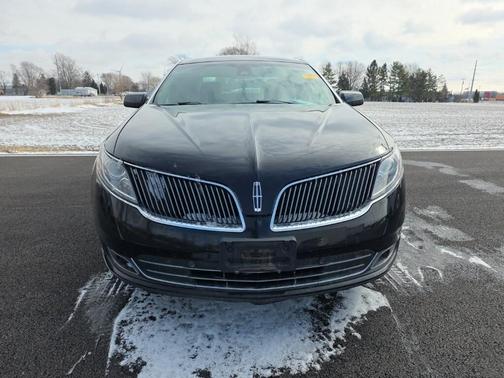 2016 Lincoln MKS Base