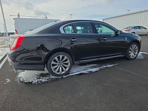 2016 Lincoln MKS Base