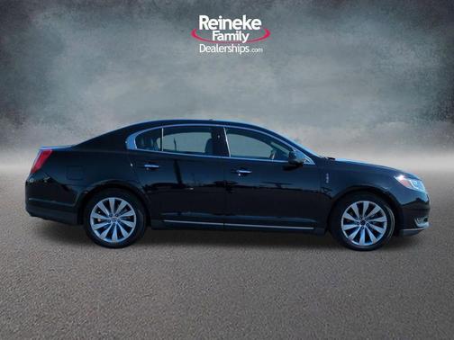 2016 Lincoln MKS Base