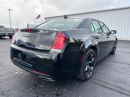 2022 Chrysler 300 S
