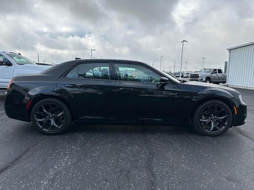 2022 Chrysler 300 S