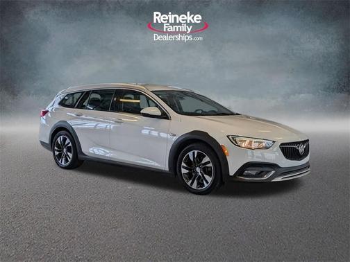 2018 Buick Regal TourX Essence
