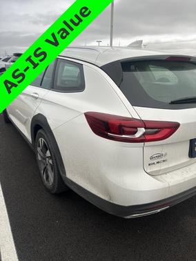 2018 Buick Regal TourX Essence