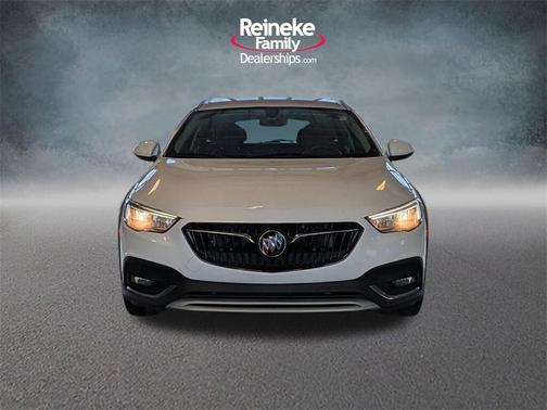 2018 Buick Regal TourX Essence