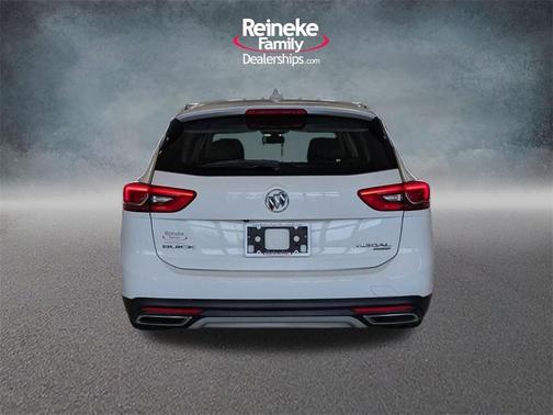 2018 Buick Regal TourX Essence