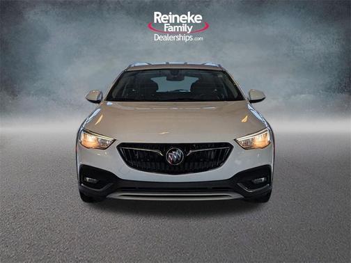 2018 Buick Regal TourX Essence