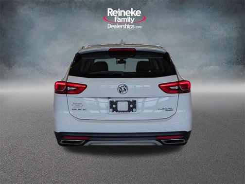 2018 Buick Regal TourX Essence