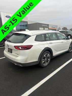 2018 Buick Regal TourX Essence