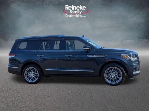 Blue Metallic 2022 Lincoln Navigator Reserve
