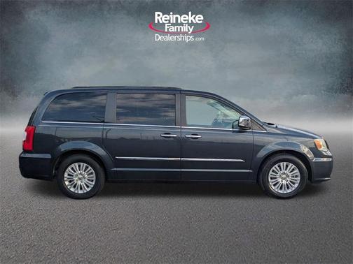 2013 Chrysler Town & Country Touring-L