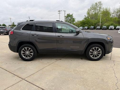 Granite Crystal Clearcoat Metallic 2019 Jeep Cherokee Latitude Plus