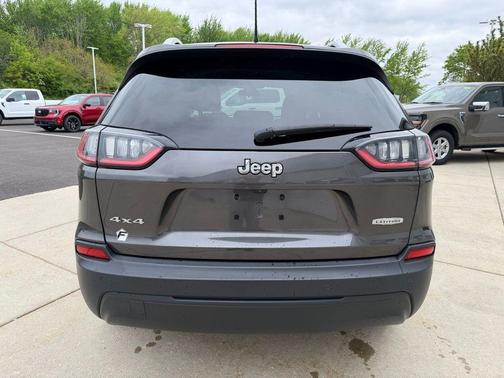 Granite Crystal Clearcoat Metallic 2019 Jeep Cherokee Latitude Plus