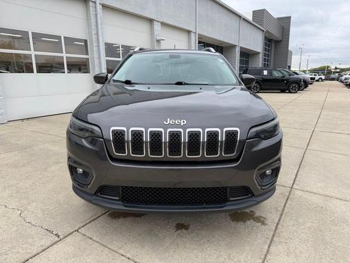 Granite Crystal Clearcoat Metallic 2019 Jeep Cherokee Latitude Plus