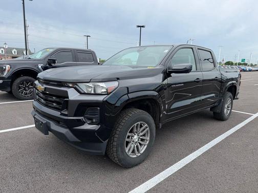 Black 2023 Chevrolet Colorado LT