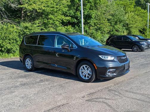 2022 Chrysler Pacifica Touring-L