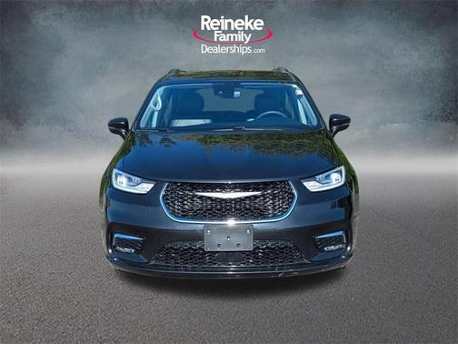 2022 Chrysler Pacifica Touring-L