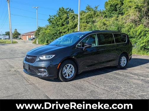2022 Chrysler Pacifica Touring-L