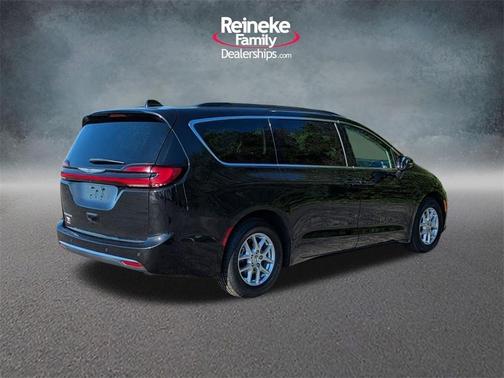 2022 Chrysler Pacifica Touring-L
