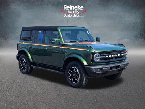 ERUPTION GREEN METALLIC 2022 Ford Bronco OUTER BANKS