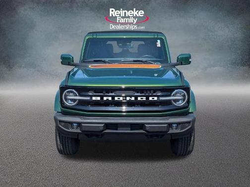 ERUPTION GREEN METALLIC 2022 Ford Bronco OUTER BANKS