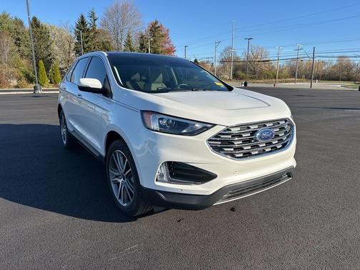 2022 Ford Edge Titanium