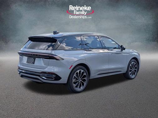 Metallic 2026 Lincoln Nautilus Reserve