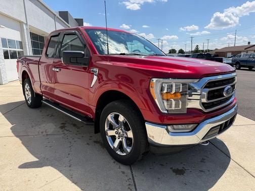 Rapid Red Metallic Tinted Clearcoat 2021 Ford F-150 XLT