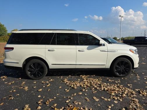 2023 Lincoln Navigator L Reserve