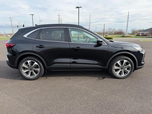 2025 Ford Escape Platinum