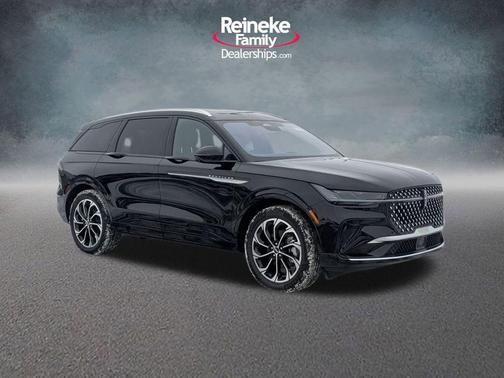 Infinite Black Metallic 2026 Lincoln Nautilus Reserve