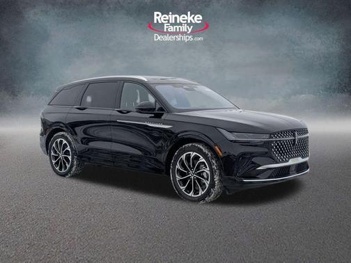 Infinite Black Metallic 2026 Lincoln Nautilus Reserve