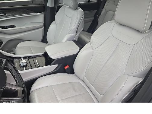 2022 Jeep Grand Cherokee 4xe Overland