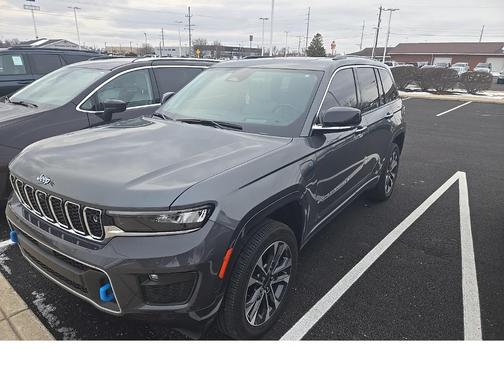 2022 Jeep Grand Cherokee 4xe Overland