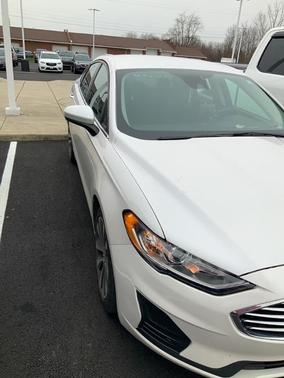 2020 Ford Fusion SE