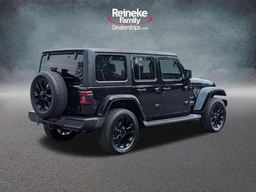 Black Clearcoat 2023 Jeep Wrangler SAHARA