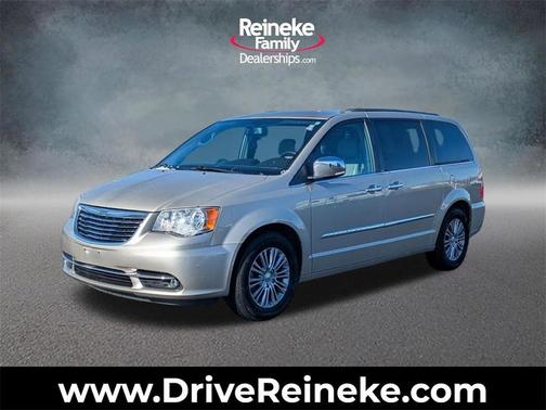 2014 Chrysler Town & Country Touring-L