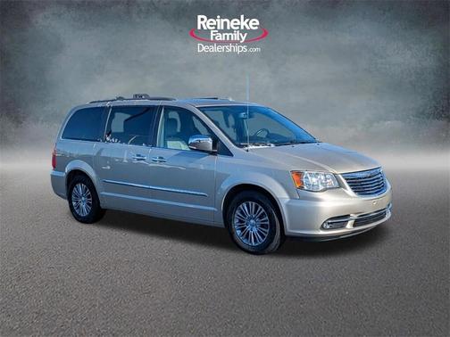 2014 Chrysler Town & Country Touring-L
