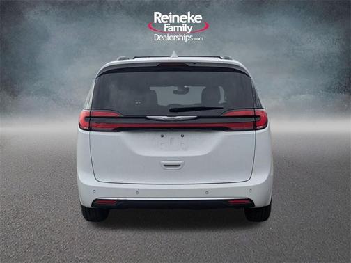 2022 Chrysler Pacifica Touring-L