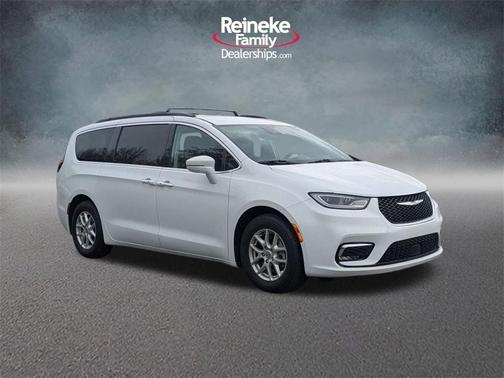 2022 Chrysler Pacifica Touring-L