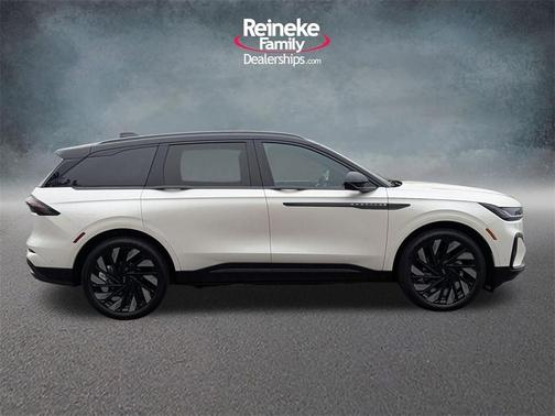 2024 Lincoln Nautilus Reserve