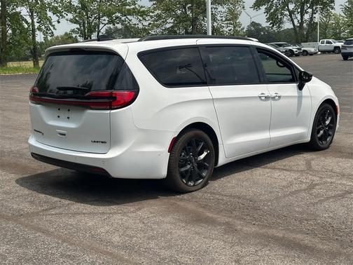 2025 Chrysler Pacifica Limited