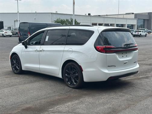 2025 Chrysler Pacifica Limited
