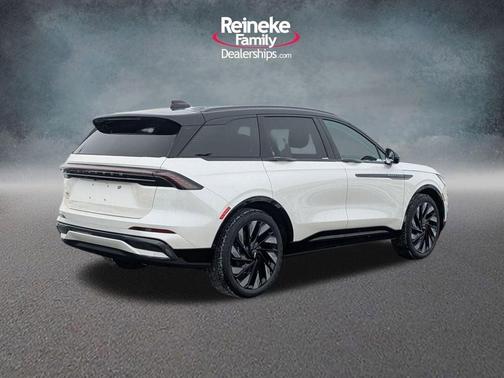 White Platinum Tri-Coat Metallic 2026 Lincoln Nautilus Reserve