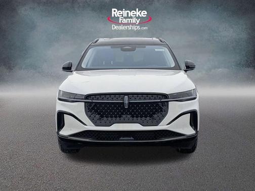 White Platinum Tri-Coat Metallic 2026 Lincoln Nautilus Reserve