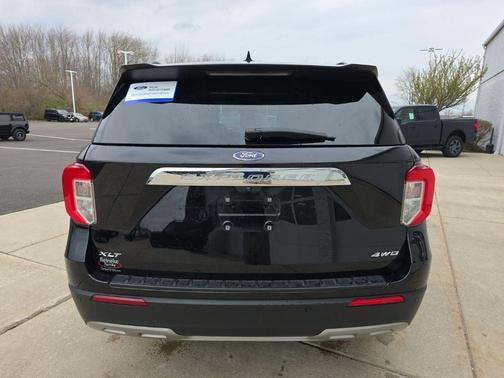 Agate Black Metallic 2023 Ford Explorer XLT