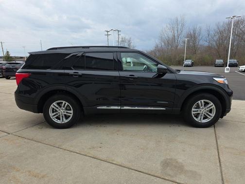 Agate Black Metallic 2023 Ford Explorer XLT