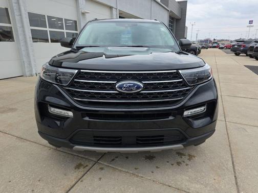 Agate Black Metallic 2023 Ford Explorer XLT
