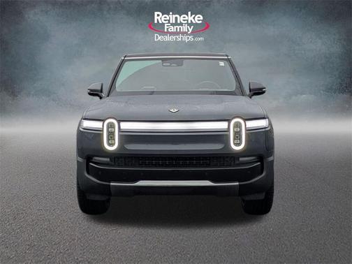 2025 Rivian R1S Adventure